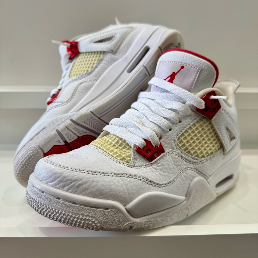 Air Jordan 4 Retro Metallic Red GS 408452-112 5.5Y 7W 
EUC 💃🚨💄